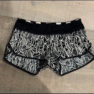 Lululemon shorts size 6